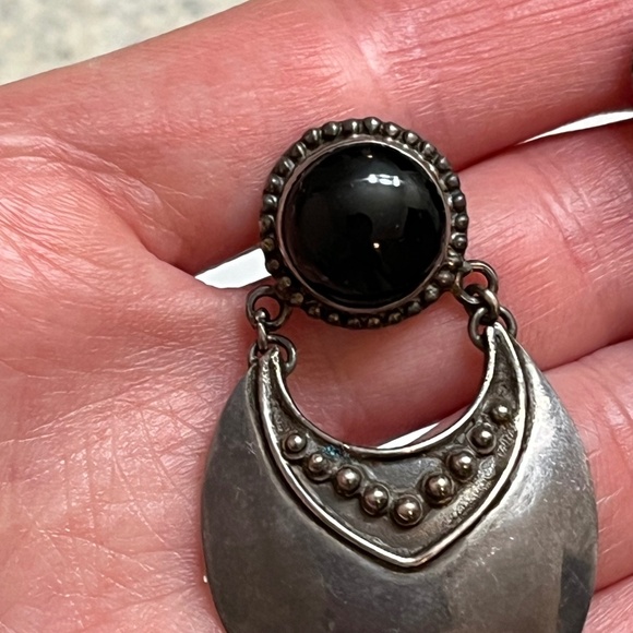 Vintage Onyx Earrings Black Shield Dangle 925 Sterling Silver Teardrop Tribal - Picture 9 of 11